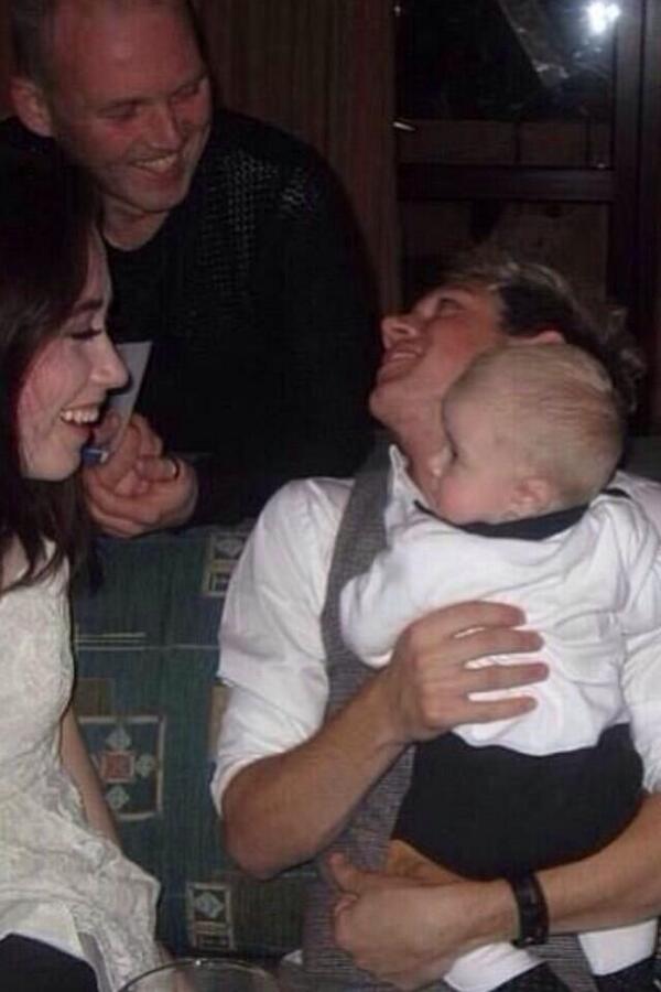 Sui_Group's tweet photo. Niall y theo http://t.co/kHlw3G51pe