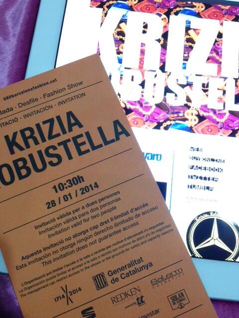 RoswellAgency's tweet photo. Quieres venir a 080? Sorteamos una invitación doble para el desfile de @KRobustella el día 28 a las10.30 http://t.co/Ej7QodRhmS