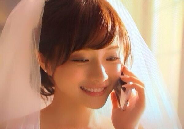 石原さとみのメイク方法や道具までご紹介 年齢を感じさせない３０代 芸能コスメ 紹介サイト