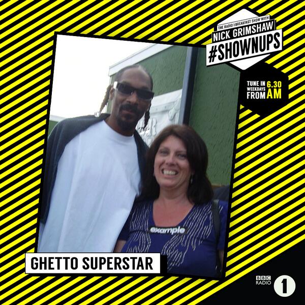 R1Breakfast's tweet photo. We love this pic of @example's Mum with @SnoopDogg backstage at a festival. Notice the tag on her top :( #ShownUps http://t.co/iW8RndtCDM