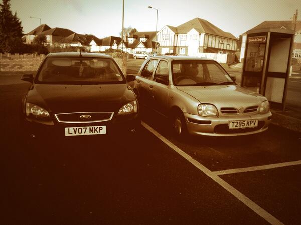 This must be a free car park😂 this car is here everyday😂 #jollyfenman #freeparking