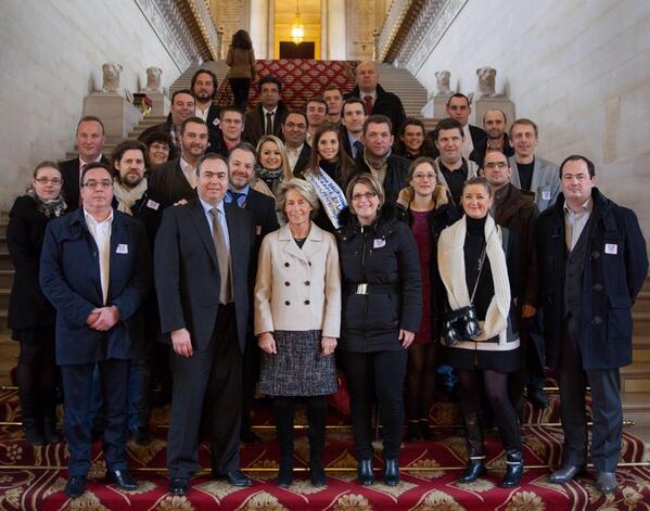 carolinecayeux's tweet image. Beau moment au #Sénat avec le Centre des JeunesDirigeants,les Amis des Fêtes J.Hachette et le comité MissBeauvaisis!