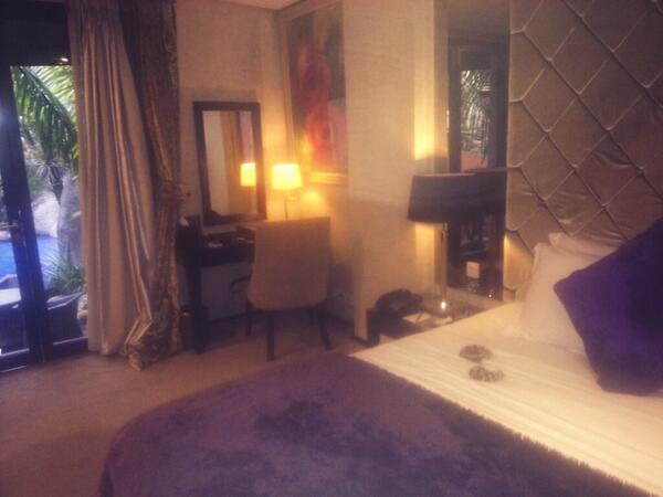 BDSM_Bali's tweet photo. "@djenarmaesaayu: Nyampe lagi akhirnya di @AMAROOSSA Hotel Bandung http://t.co/tLAaOx6zIm"