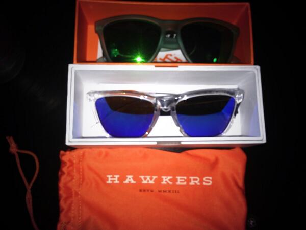 "<a href="/AlvaroPujante/">Álvaro P.</a>: Increíble la calidad y el servicio de <a href="/HawkersCo/">HAWKERS CO.</a> !! " Gracias!