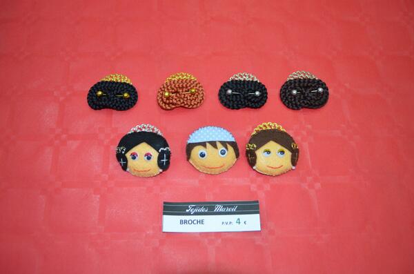 TejidosMarvil's tweet photo. Broches Falleros 4€. http://t.co/4E5y2LGWsK
