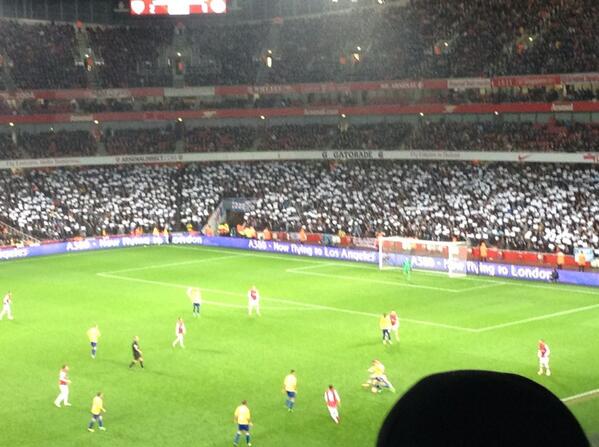 ashshaw8's tweet image. Sky Blues demo last night at Emirates amazing scenes 50,000 gooners supporting us by clapping #pusb #footballunity