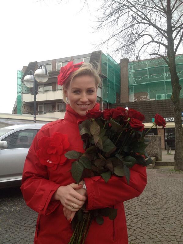 Veel rode rozen op mijn verjaardag <a href="/pvdabest/">PvdA Best</a> <a href="/PvdA/">Partij van de Arbeid</a> #gemeenteraadsverkiezingen