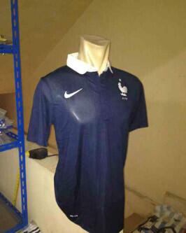 store_ball's tweet photo. Ready stock,- Jersey Prancis home WC '14, cuma 115rb (blm ongkir). Minat? PM! http://t.co/HEiwcQfyk2