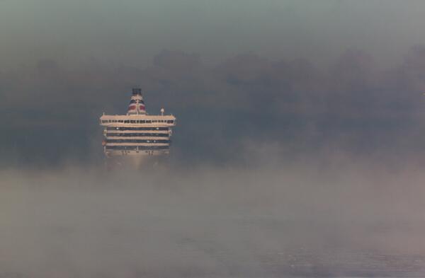 "Tallink" ienāk pa jūras vārtiem...