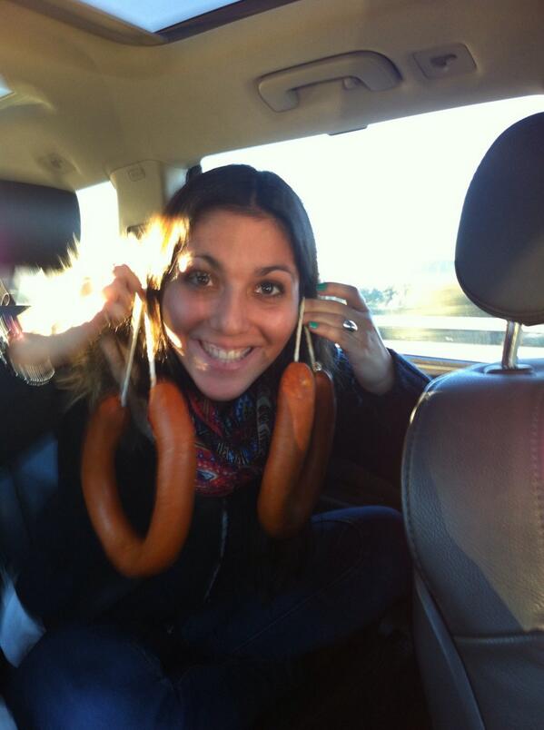 albertodosset's tweet photo. Mi hija preferida con pendientes de patatera!! @lulsdosset aprende de ella... http://t.co/K6YUVR8jnK