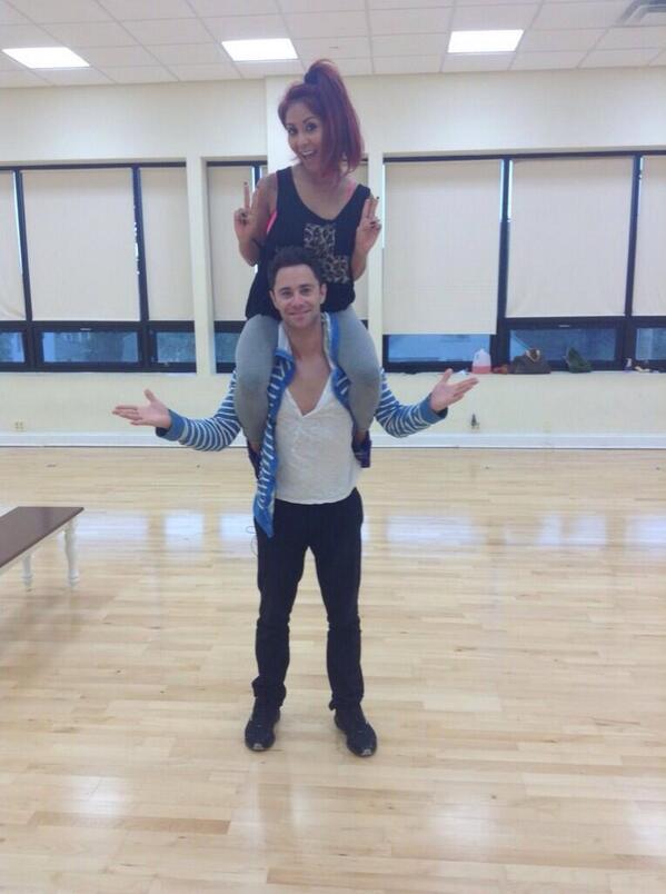 BallRoomSasha's tweet image. Hey from @MagicalSnooki and I!