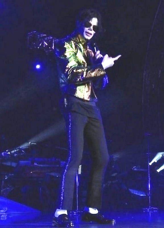 HeggyMJlover's tweet photo. Michael Jackson doesn't look like 50 here. 
He looks like a 30 years old model :3
; http://t.co/8yeHGLitZb
