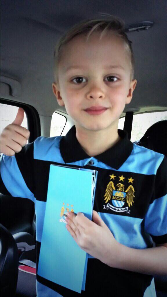 Tandy76's tweet photo. @mcfc 1st city game              #wellcuffed #cityview http://t.co/WTomKVXjtd