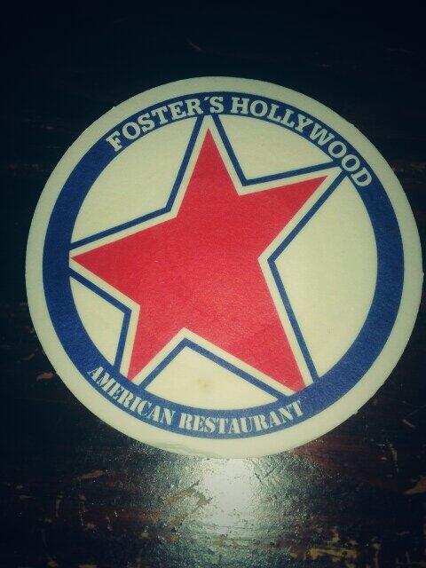 gabriodri's tweet photo. Comiendo en el Fosters Hollywood con @Audrey_O3 y con el aiiitatxo!!! http://t.co/s0cdOq6sWI