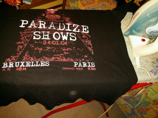 indoadia's tweet photo. En mode repassage coucou @indochinetwitt @oLidESaT_ et @nicolasirkis #ParadizeShows #24Janvier2014 #UnGrosManque 😔 http://t.co/RiJEH5jiKY