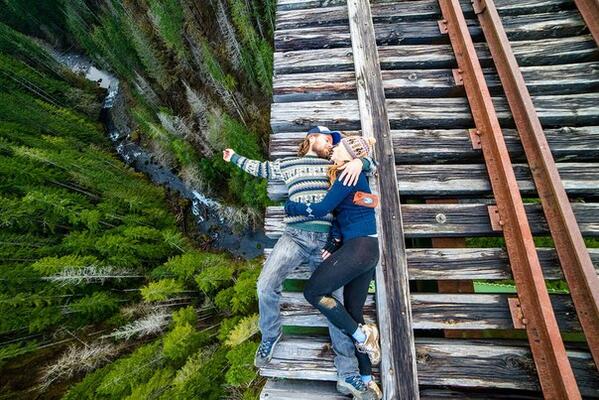А для тех, кто любит погорячее – заброшенный мост через ручей Vance Creek.