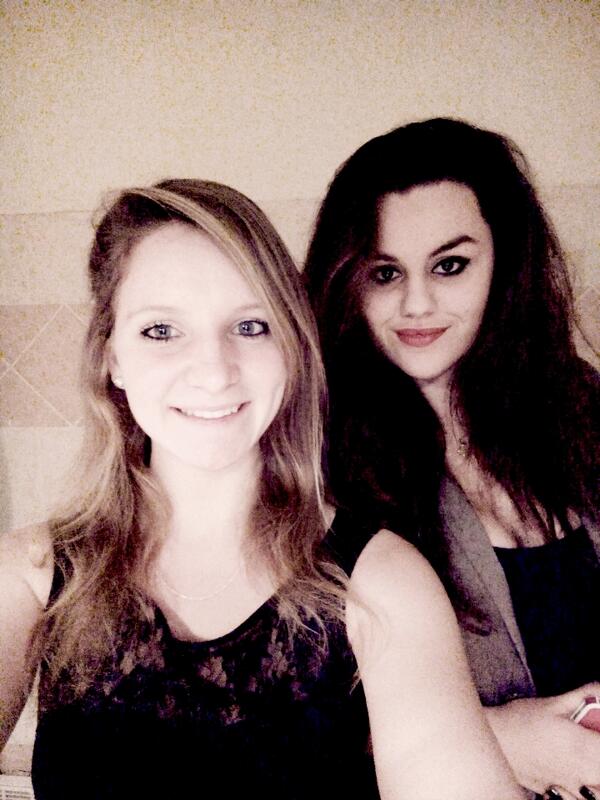 _SummerLife_'s tweet photo. On était parées ! @audibert_fannie http://t.co/NaS4BSuZoL