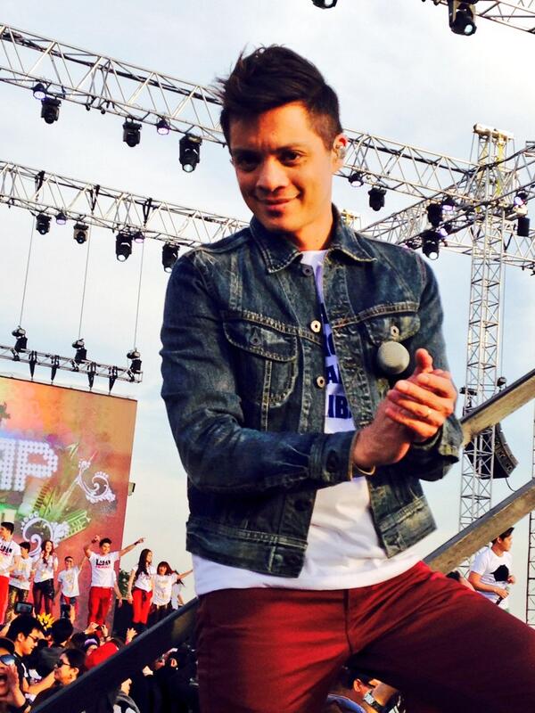 BMLFanatics's tweet photo. “@AngeliPV: The man @Bamboomusiclive in Dubai! @ASAPOFFICIAL @bmliveinsider @BMLFanatics http://t.co/Ppj7r4o7AE”

Thank U for this Tita! :))