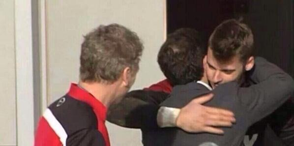 TotallyMUFC's tweet photo. The Dave and Juan bromance has begun. #MUFC  http://t.co/PPiTkhT3LH