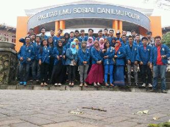 ivanfikri95's tweet photo. Oh yeahh , is perfect hehe"@dinaaa76: LOVE PTH fisip undip 2013!!"@ivanfikri95 D3 pth 2013 fisip undip http://t.co/tI7IQ2A7g0"