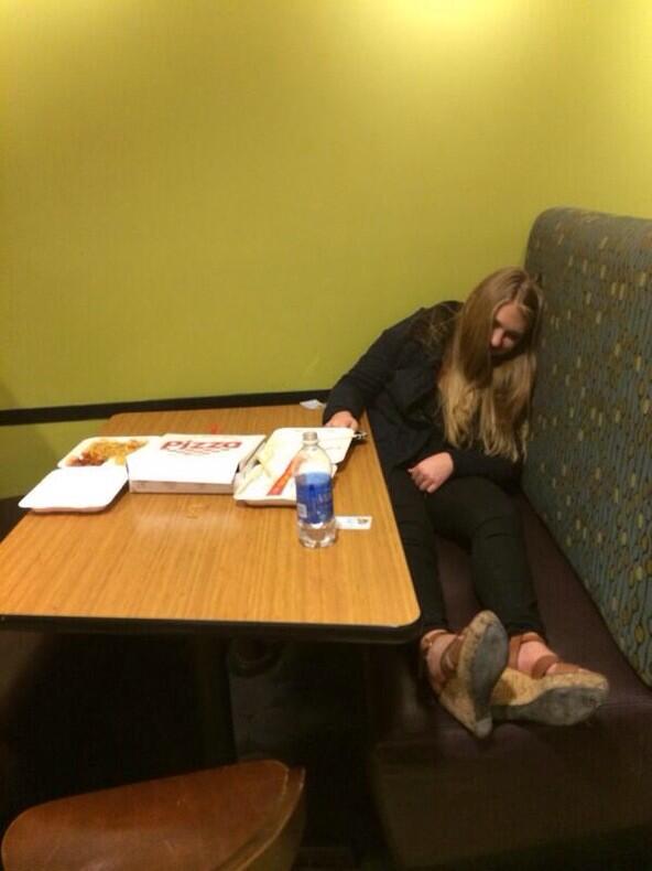 ClubMeinBowl's tweet photo. RT "@erinmoldovan : @anastasiaaa116 @ClubMeinBowl" http://t.co/tCMDif0id5