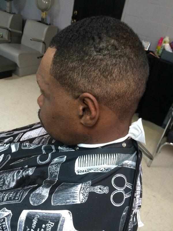 1ThouWow3re's tweet image. #shadowfade #detailcutz #detailsmakethecut #imAproffesional 😁😁😁