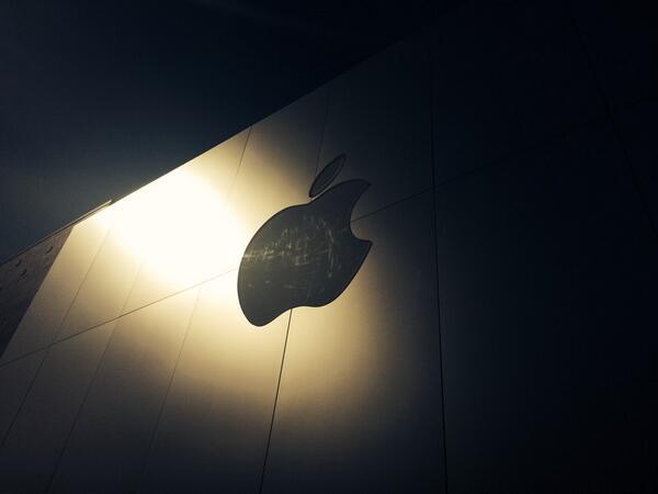 fitzoneverythng's tweet photo. My home away from home.  The apple store was calling me this morning.  

#followFITZ #FITM #FITZHAPPENS  #APPLE2014 http://t.co/ZlAqqxW3Po