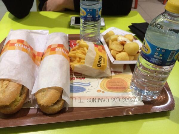davitinblb_blb's tweet photo. Después de un buen entrene en el Gym cn @AlexEsteve3 una buena merendola jajaja http://t.co/gRx092tj7q