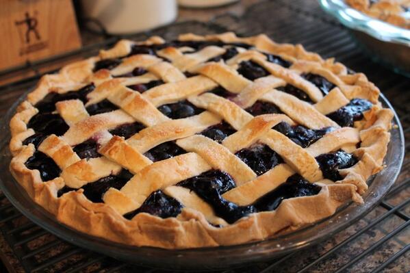 FoodSims's tweet image. BlueBerry Pie:)