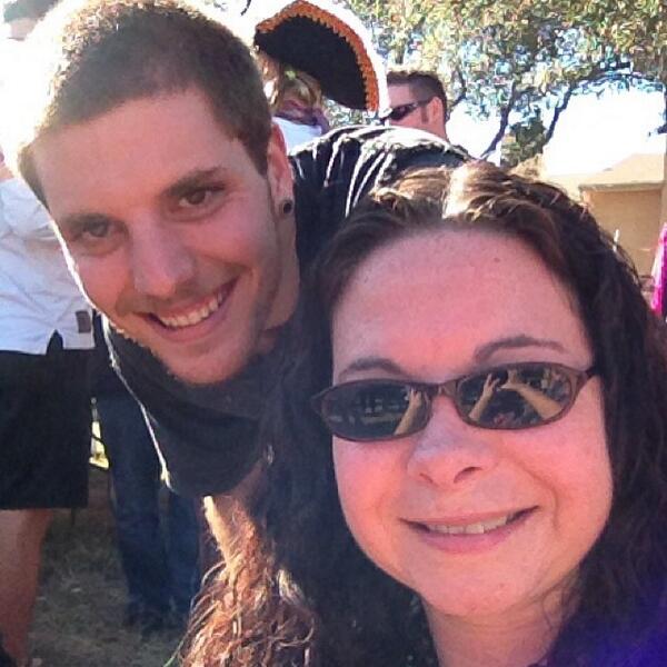 LMJB's tweet photo. At #Gasparilla … watching out for tall ppl that #BeadBlock #instagram http://t.co/Jsm29dafem