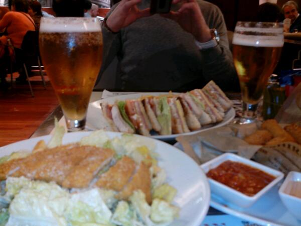 AntoniaMariagf's tweet photo. Una de vips con mi @AJABRILRFEF !!! Al ataqueeeeeeee....!!! http://t.co/xJJRSSq73F