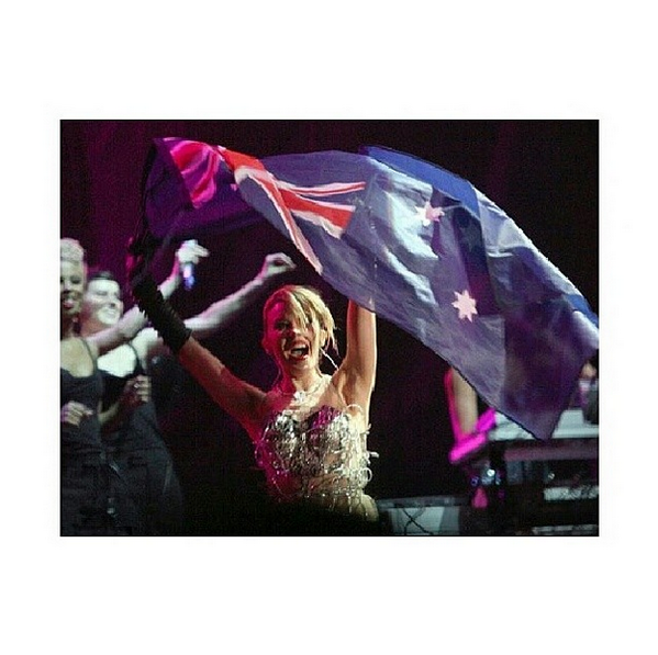 KylieMexico's tweet photo. Happy #australiaday!!! @kylieminogue http://t.co/kHaARk9YSr