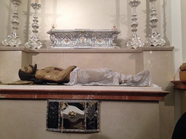 Sepulcromalaga's tweet image. Con esta foto del Cristo en el Altar del Cister concluimos un día histórico para nuestra Hermandad #cofradiasmlg