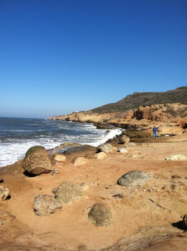 debfromthewall's tweet photo. Escaping the winter blues. Hello San Diego. #vaca. http://t.co/3llDpiksfn