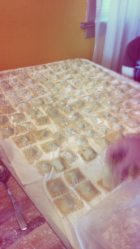Deebarso's tweet photo. #ravioli #homemade #italianfood http://t.co/L6PFGVVf65