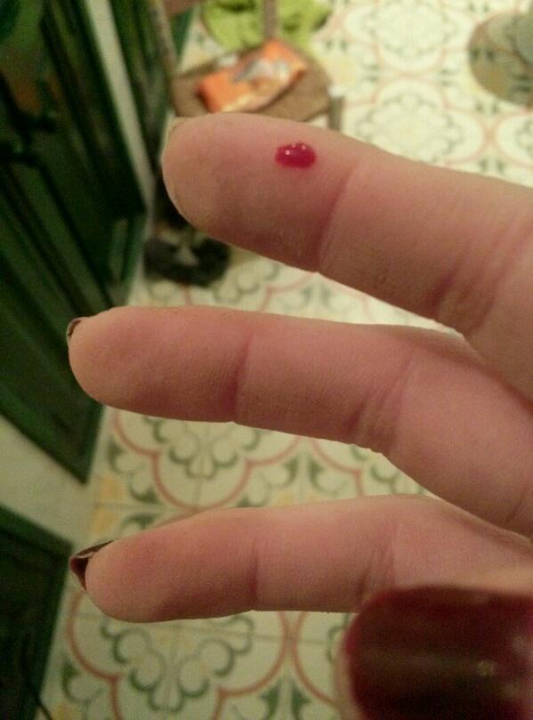 _angeleta's tweet photo. @JuditJover mhe clavat una puta punxa agarrant els putos llimons http://t.co/hrhD6OfZtx