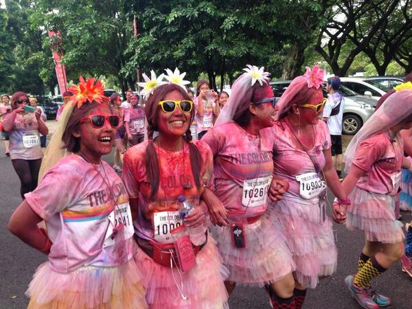 FebryMeuthia's tweet photo. Happiest 5k! Dapetin Nike Watch. Kirim foto Happy Moment #DuluxColorRun ke http://t.co/5W8Y3epAO1 @LetsColourID http://t.co/LoQYNDuKv6