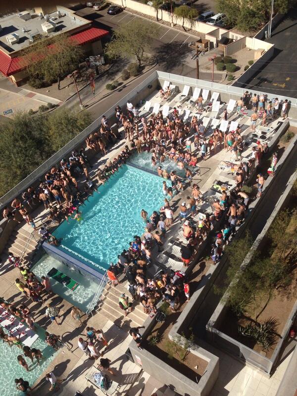 Les Grossman The View From Atop 922 Place Aka The Vue Asuconfessions Asu Sundevil Betterthanyourschool Http T Co V46gd66k3p Twitter