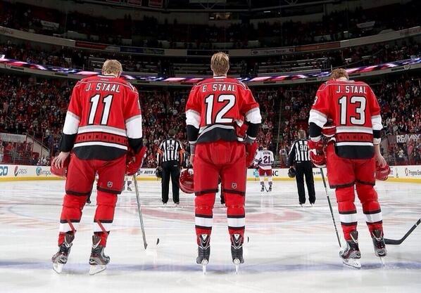 TumblrHockey_'s tweet photo. This picture will never get old! 😍 http://t.co/y0l0a7Xu2k