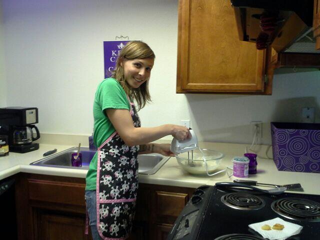 Made cupcakes last night =) http://t.co/X7mGVV8U7L