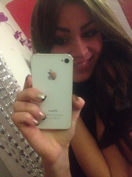 THE BIG REVEAL. #BRUNETTE http://t.co/EMB7B6YWSQ<a href="/tag/brunette"class="tags">#BRUNETTE</a>