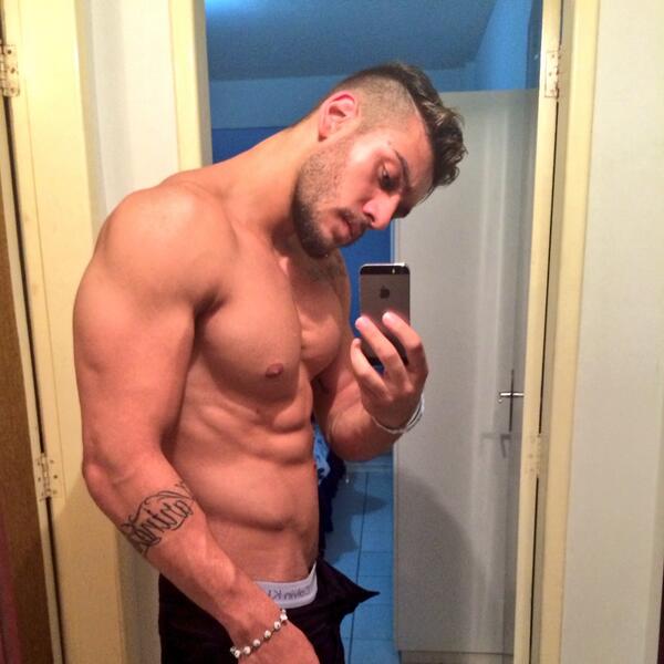 lucaslucco's tweet photo. Treinei http://t.co/3FJKS81G81