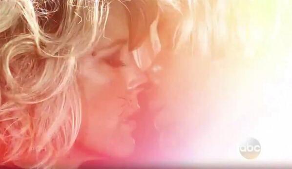 RumBelleRHLove's tweet image. #GH #RogerHowarth @lldubs @carlivatiron @valentinifrank 
Franco and Carly!!!