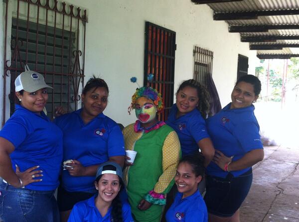independentwest's tweet photo. @TatyTalia @karydelc17 @LelaLeolys http://t.co/q0myJKHN2u