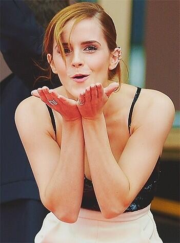 WorldsBetPages's tweet photo. Emma Watson (6/15) http://t.co/Xq4wpQDW6G
