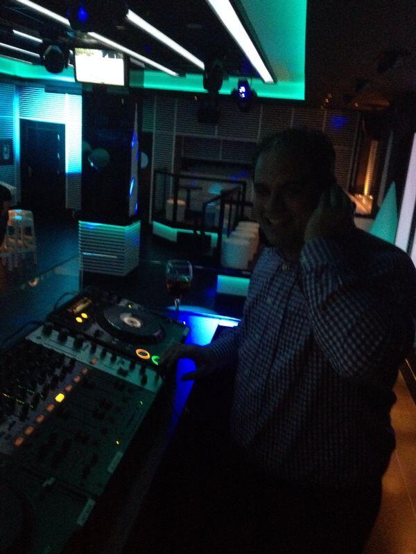 nerjatuning's tweet photo. @William_Dj_  @SalaRockefeller en breve te dejo sin trabajo jejejejejejeje http://t.co/OmBmtCBHH5