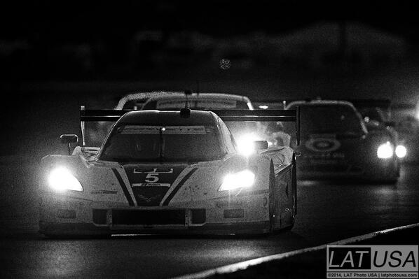 #Rolex24 @DISupdates at night: #5 <a href="/TeamChevy/">Chevrolet Racing</a> Corvette w/ <a href="/barbosaracing/">João Barbosa</a> <a href="/fittitweet/">Christian Fittipaldi</a> <a href="/BourdaisOnTrack/">Sébastien Bourdais</a> &amp; #BurtFrisselle