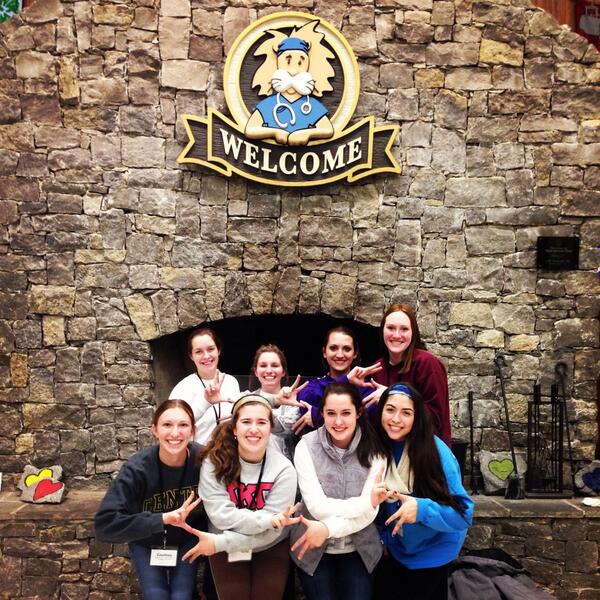 CentreKKG's tweet photo. Kappas love service and @CubbyLovesCCK! 💙 http://t.co/TJRYb6MQ1H