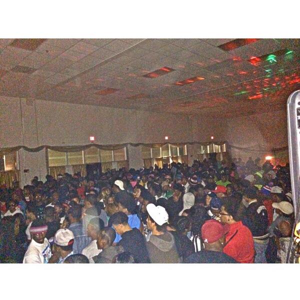 TrizzySteez's tweet photo. #TwerkOrDie2 ! #JrPhlyte Never Let Me Down 👐 #TeamPhlyte http://t.co/DHgrUz4Ga5