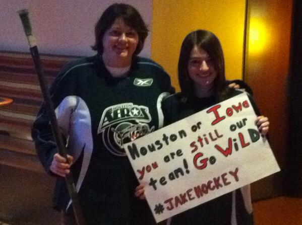 lynneschmuck's tweet image. #SignCrew still loves you! @WildJoeRadio @JDowell18 #JakeHockey